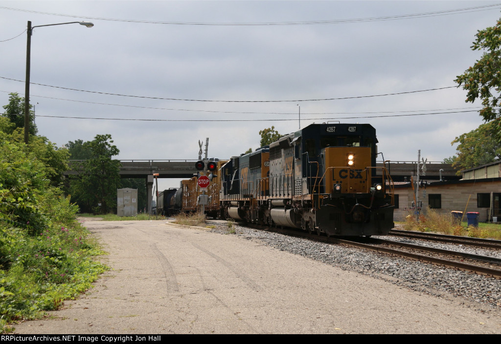 D705 comes down to a crawl as it crosses Pleasant St